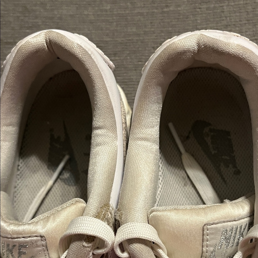 Nike air max Women's Swoosh White and glitter leather Sneakers sz8 - Picture 5 of 9